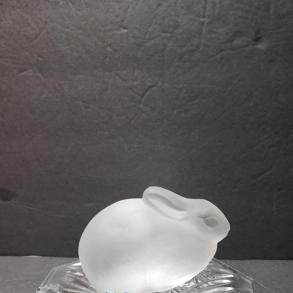 Vintage 1985 NYBRO Sweden Frosted Satin Glass Bunny Rabbit Figurine